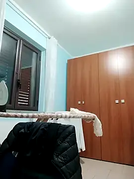 Snapshot of Dolcecurvy chatting on 11/12/25, 03:56 Dolcecurvy online show from 11/12/25, 03:56