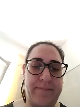 Snapshot of Dolcecurvy chatting on 11/21/25, 09:30 Dolcecurvy online show from 11/21/25, 09:30