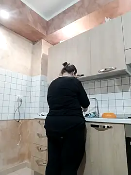 Snapshot of Dolcecurvy chatting on 11/23/25, 02:50 Dolcecurvy online show from 11/23/25, 02:50