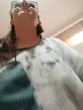 Snapshot of Dolcecurvy chatting on 12/15/25, 11:20 Dolcecurvy online show from 12/15/25, 11:20