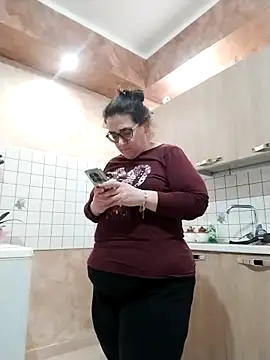 Dolcecurvy online show from 04/15/26, 12:56