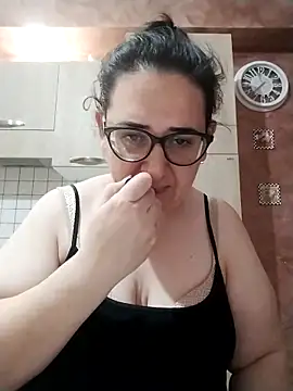 Dolcecurvy online show from 04/15/26, 09:37