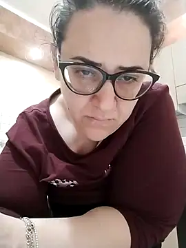 Dolcecurvy online show from 04/16/26, 12:28