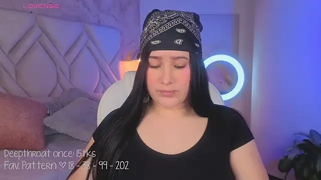 Snapshot of Leaa_Cox chatting on 04/22/26, 07:37 Leaa Cox online show from 04/22/26, 07:37