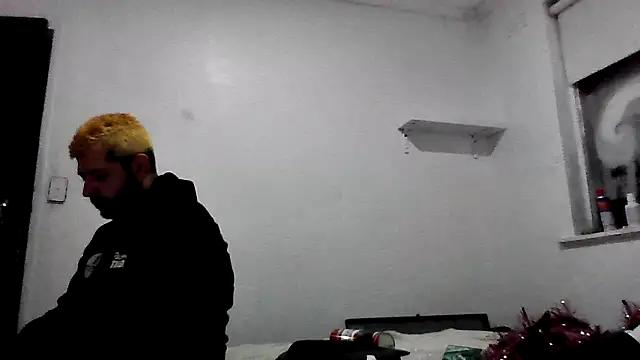 Snapshot of kinkyfag94 chatting on 12/20/25, 01:07 kinkyfag94 online show from 12/20/25, 01:07