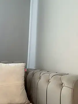 laraaaaaa online show from 11/03/25, 09:54