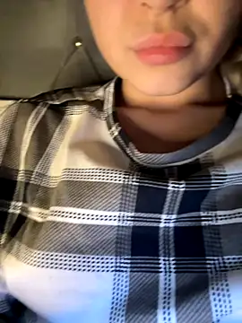 laraaaaaa online show from 12/04/25, 03:27