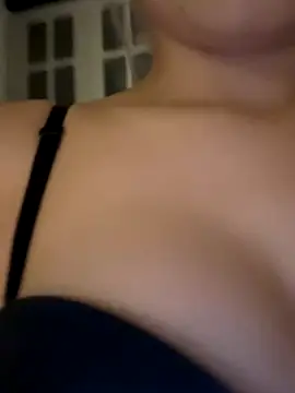 laraaaaaa online show from 12/04/25, 05:54