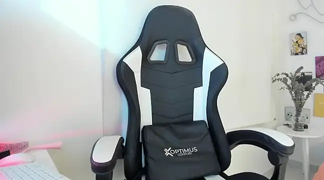 Snapshot of agaataa_ chatting on 03/21/25, 01:13 agaataa online show from 03/21/25, 01:13