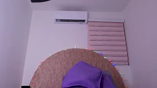 abigail fx online show from 12/03/25, 03:03