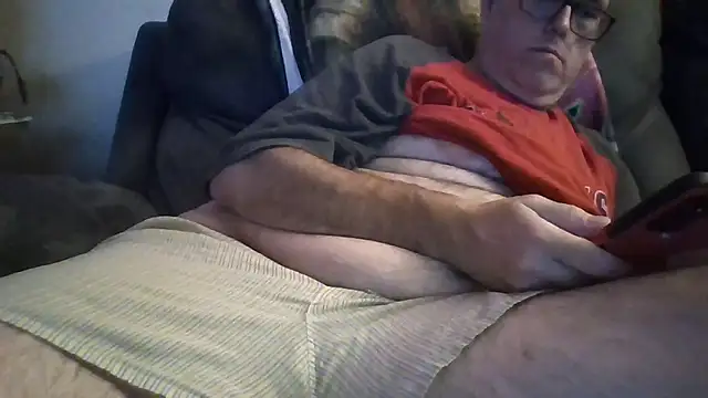 Snapshot of Smallone327 chatting on 09/13/25, 04:23 Smallone327 online show from 09/13/25, 04:23