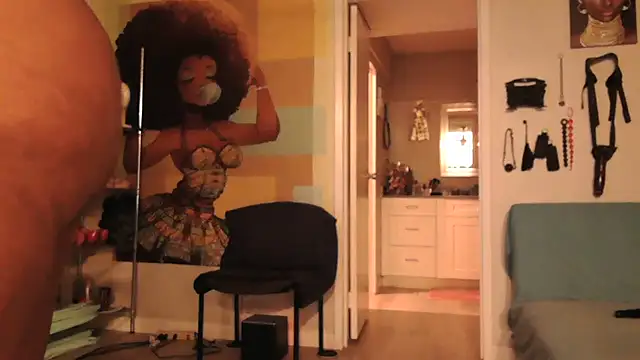 Queenanitadix online show from 09/28/25, 05:02