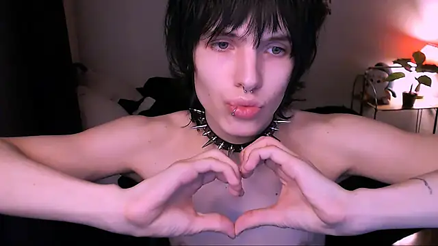 Snapshot of timi-moon chatting on 11/09/25, 02:48 timi-moon online show from 11/09/25, 02:48