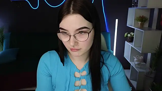 Snapshot of milliedoll chatting on 02/23/25, 08:17 milliedoll online show from 02/23/25, 08:17