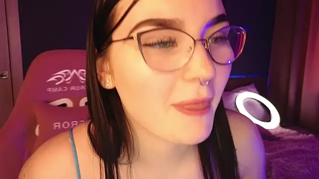 Snapshot of milliedoll chatting on 02/25/25, 04:14 milliedoll online show from 02/25/25, 04:14