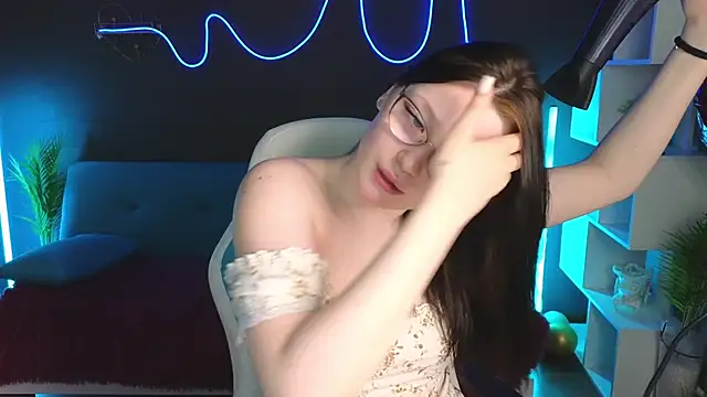 Snapshot of milliedoll chatting on 03/19/25, 08:34 milliedoll online show from 03/19/25, 08:34