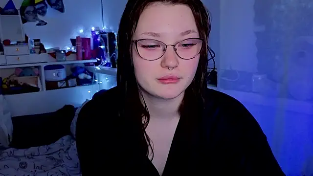 Snapshot of milliedoll chatting on 11/08/25, 02:45 milliedoll online show from 11/08/25, 02:45