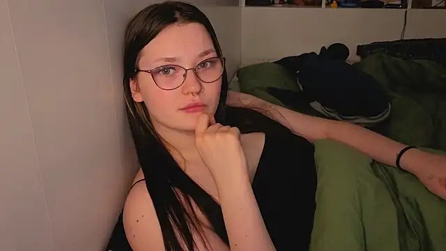 Snapshot of milliedoll chatting on 11/13/25, 09:52 milliedoll online show from 11/13/25, 09:52