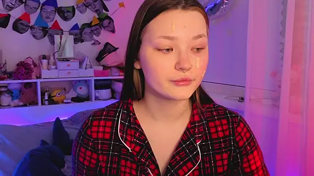 Snapshot of milliedoll chatting on 12/17/25, 05:35 milliedoll online show from 12/17/25, 05:35