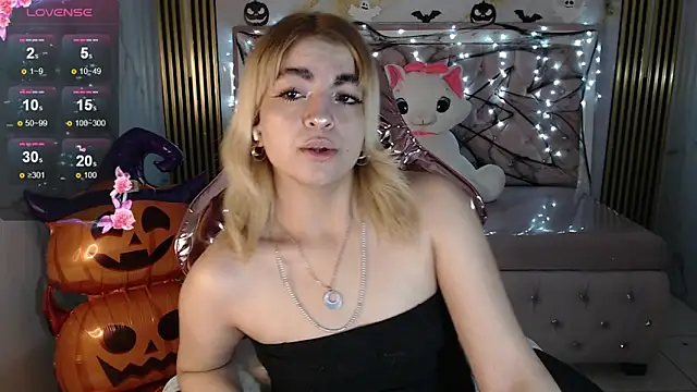 Snapshot of lili_conor_s chatting on 10/10/25, 03:49 lili conor s online show from 10/10/25, 03:49