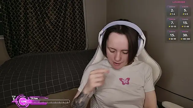 Luna Loveee online show from 02/18/26, 03:46