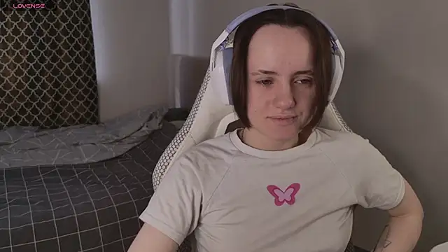 Luna Loveee online show from 04/16/26, 06:58