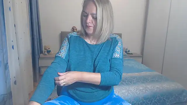 MatureDiana online show from 05/01/26, 02:27