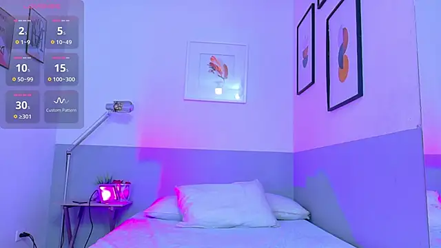 innocenthazel online show from 10/06/25, 12:57