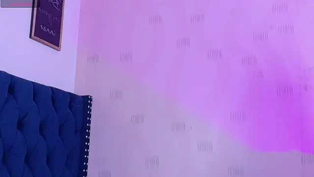 innocenthazel online show from 12/16/25, 03:11