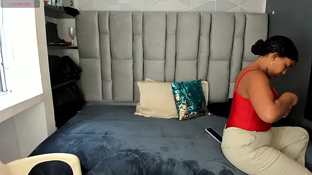 Natasha rose   online show from 12/19/25, 07:43