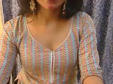 Snapshot of Cute_Pihu01 chatting on 12/20/25, 06:26 Cute Pihu01 online show from 12/20/25, 06:26