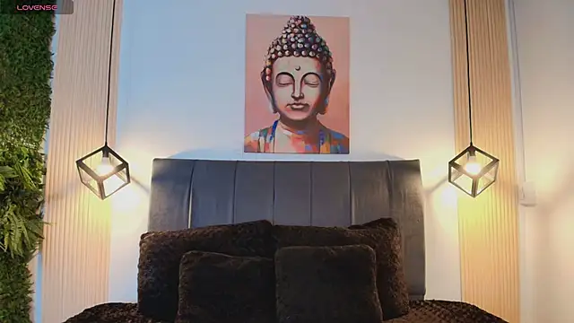 Cassie bloom online show from 12/14/25, 08:13