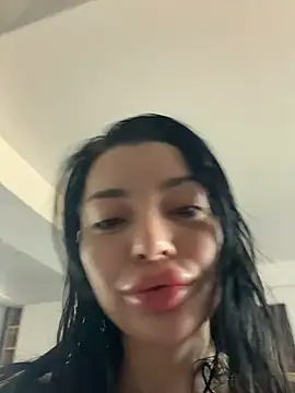 Mia Splash online show from 04/06/26, 07:20