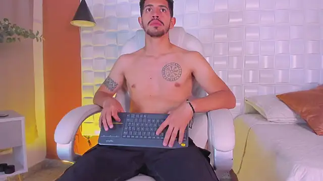 AlejandroStormm online show from 03/12/25, 08:20