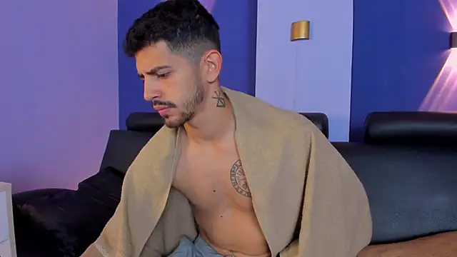 AlejandroStormm online show from 10/07/25, 09:34