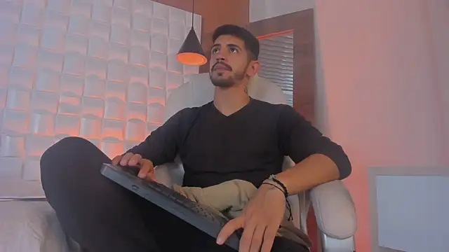 AlejandroStormm online show from 10/10/25, 08:52