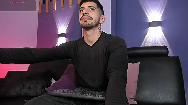 AlejandroStormm online show from 06/21/26, 07:00