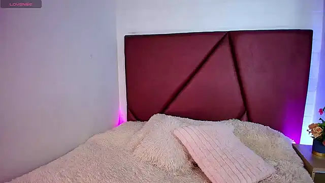 Lexi Howard  online show from 07/04/26, 06:30