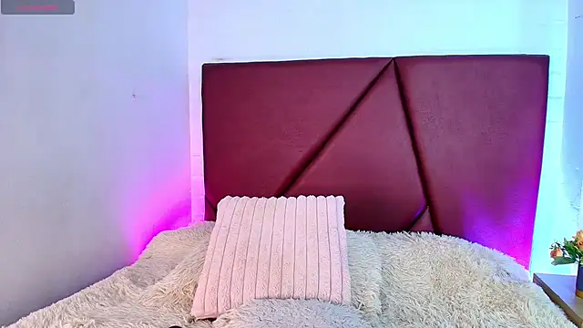 Lexi Howard  online show from 07/07/26, 06:47