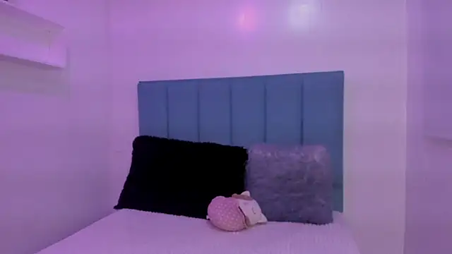 Anniie  Evans online show from 09/27/25, 02:11