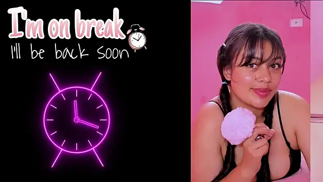 Snapshot of Mila_roussee chatting on 10/10/25, 12:42 Mila roussee online show from 10/10/25, 12:42