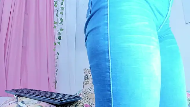 Emma lorense22 online show from 03/15/25, 01:08