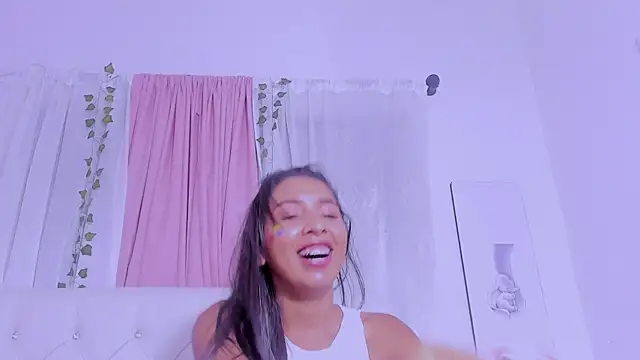 Emma lorense22 online show from 03/21/25, 01:24