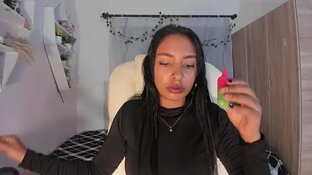 Emma lorense22 online show from 11/13/25, 07:02