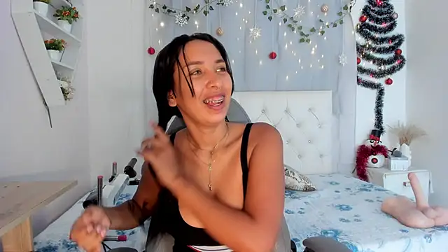 Emma lorense22 online show from 12/19/25, 06:59