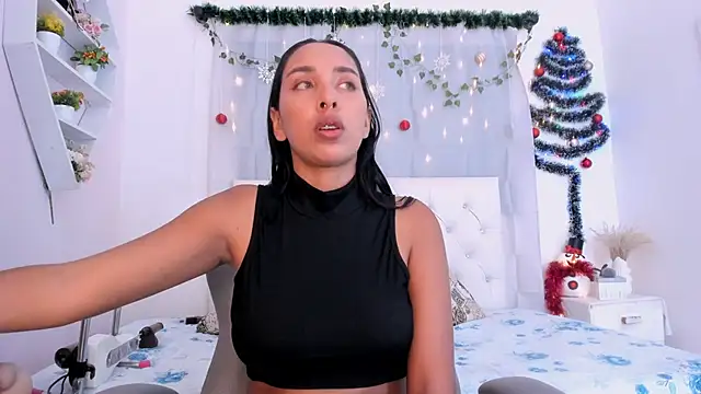 Emma lorense22 online show from 12/22/25, 07:22