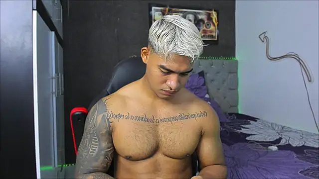 luigi hot  online show from 02/03/26, 03:48