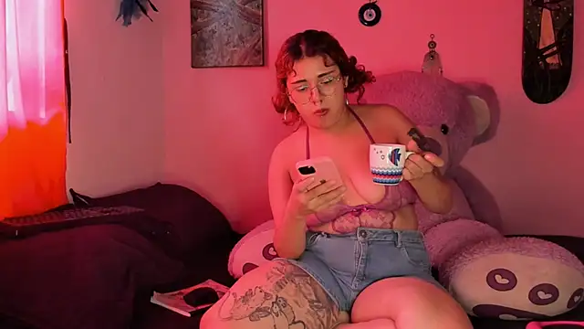 Maddy Jhonsson online show from 02/16/26, 08:38