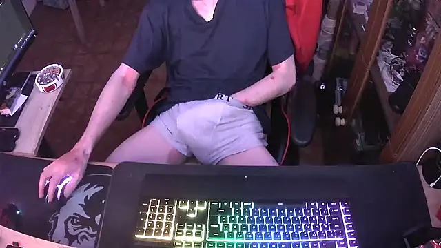 Snapshot of DerGeileLoveboy chatting on 03/12/25, 01:25 DerGeileLoveboy online show from 03/12/25, 01:25