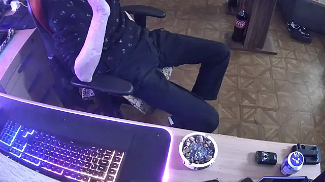 DerGeileLoveboy online show from 04/13/26, 04:12